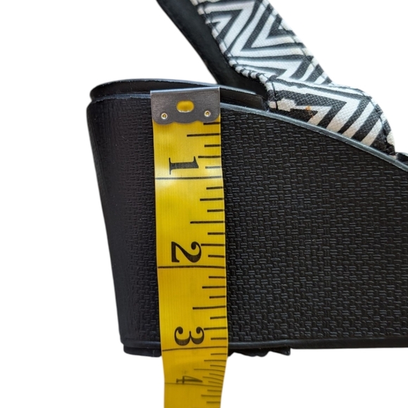 Crocs Leigh II Cross-strap Ankle Wedges Sandal Zebra Black White Rare Women 10 - Picture 14 of 15